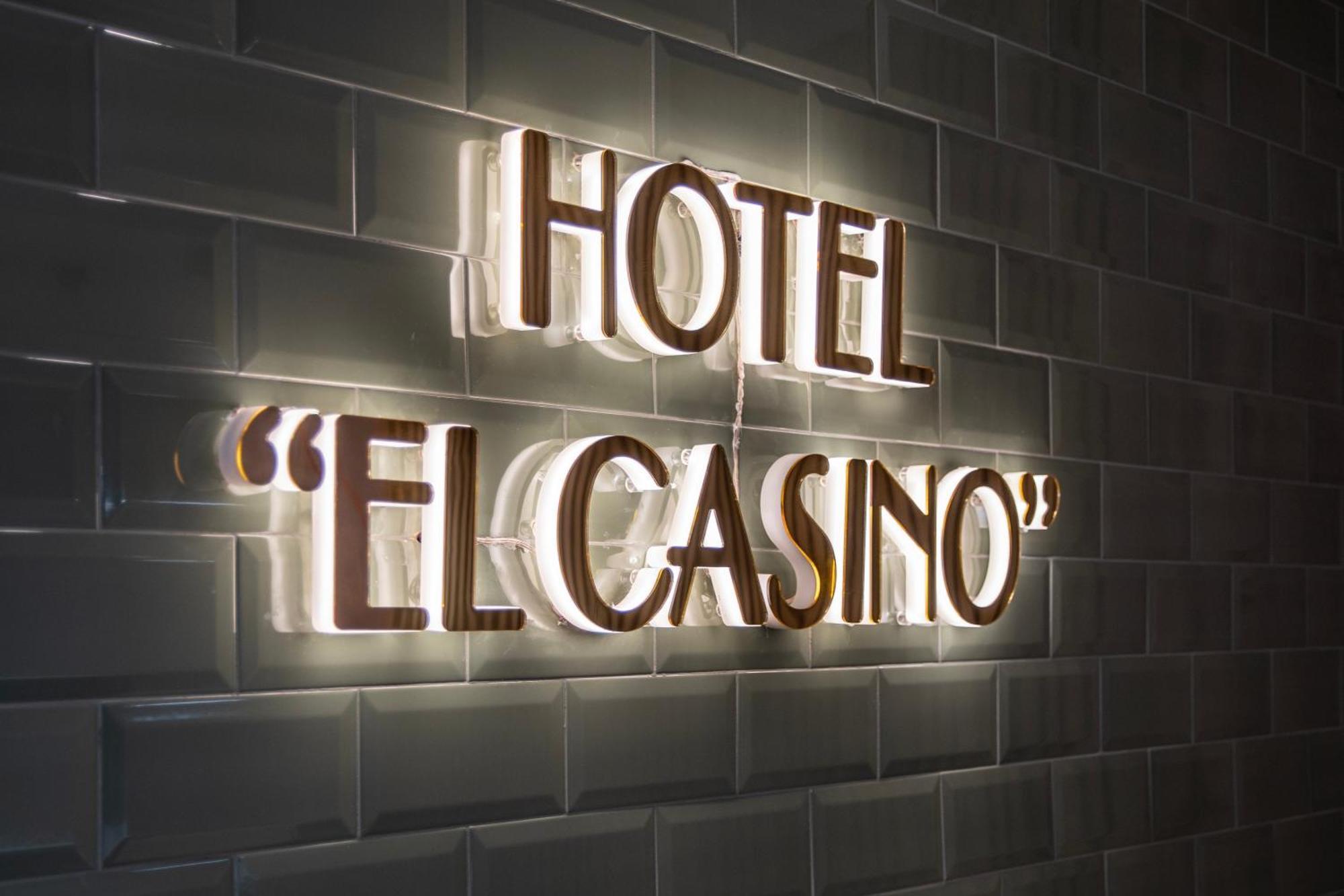 Hotel & Restaurante El Casino ビジャフランカ・デル・ビエルソ エクステリア 写真